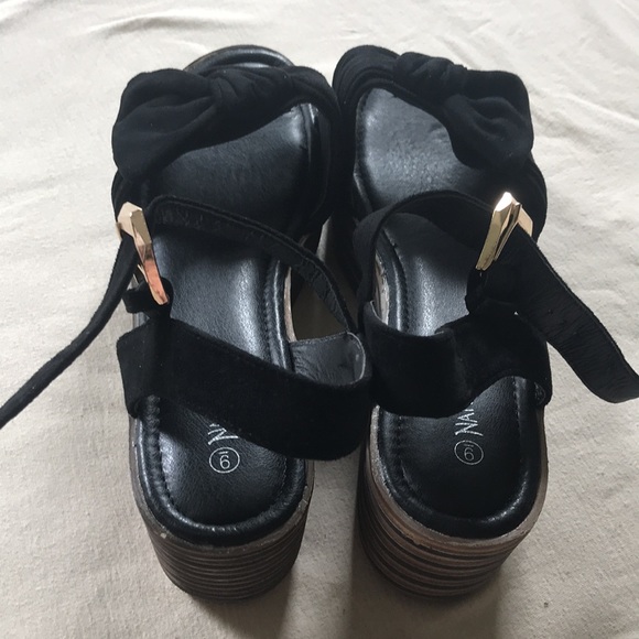 Platform Sandals - Picture 3 of 4